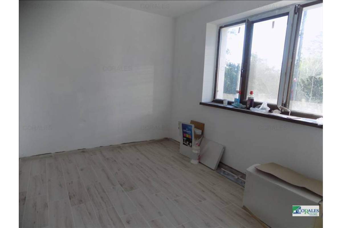  1/2 duplex de lux in oras, pozitie excelenta, zona linistita.