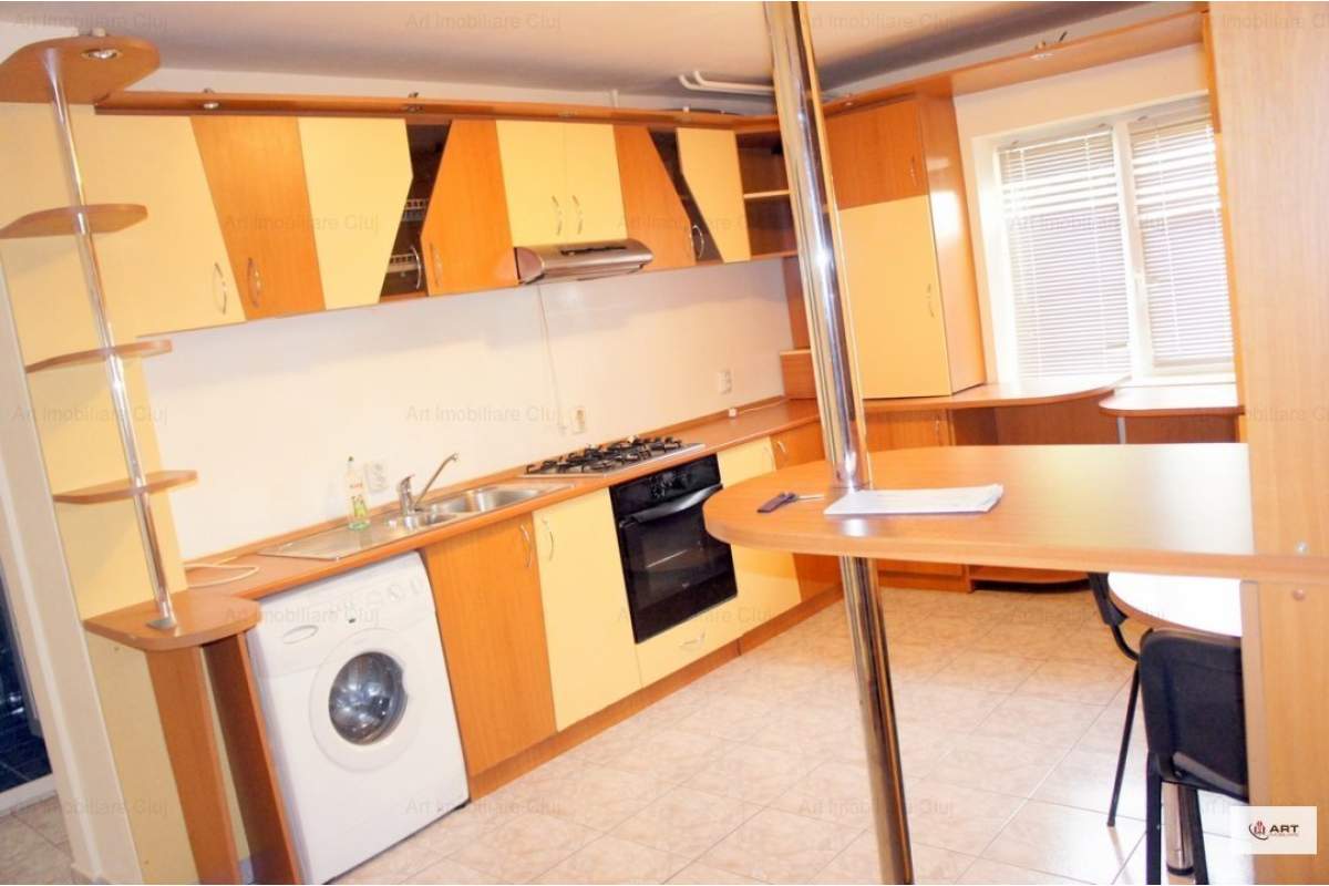 3 camere, (dormitoare), decomandat, mobilat modern, in Zorilor, strada Padurii