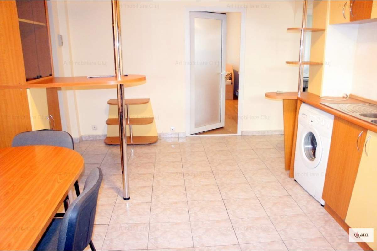 3 camere, (dormitoare), decomandat, mobilat modern, in Zorilor, strada Padurii