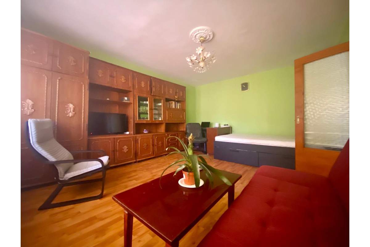 închiriez  garsonieră spațioasă – Dristor / Vitan