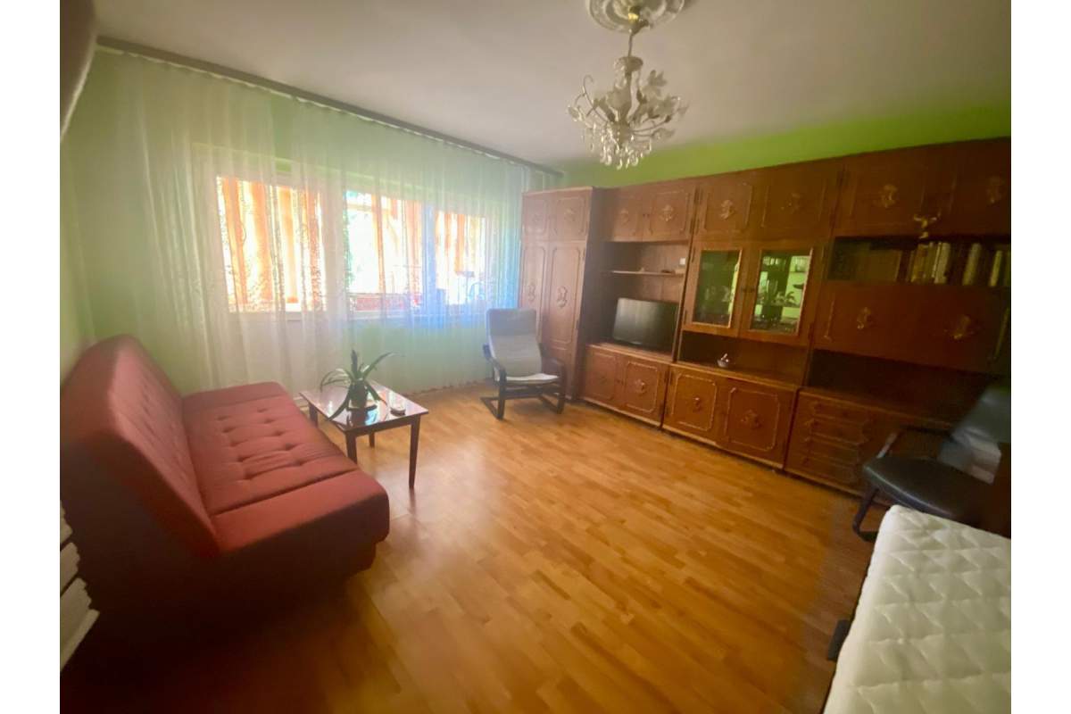 închiriez  garsonieră spațioasă – Dristor / Vitan