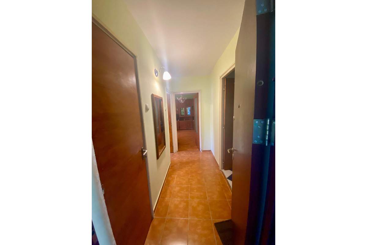 închiriez  garsonieră spațioasă – Dristor / Vitan