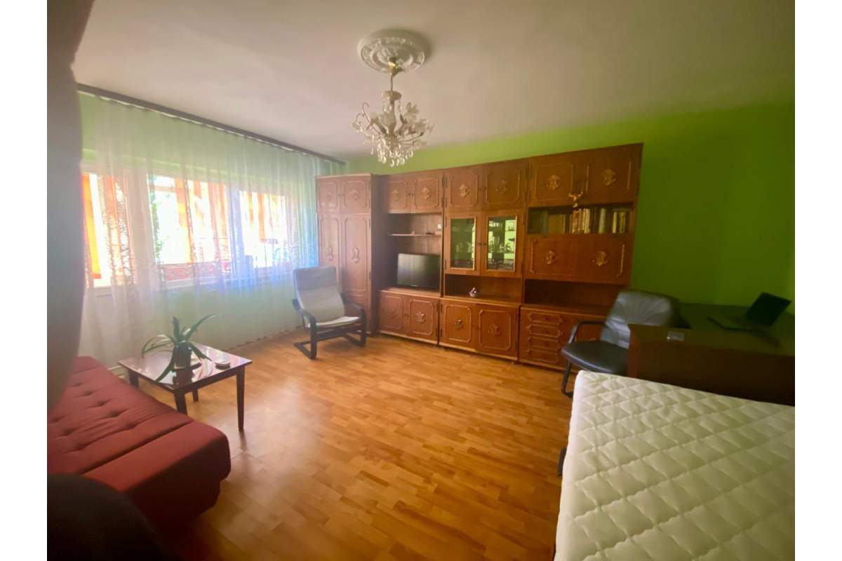 închiriez  garsonieră spațioasă – Dristor / Vitan