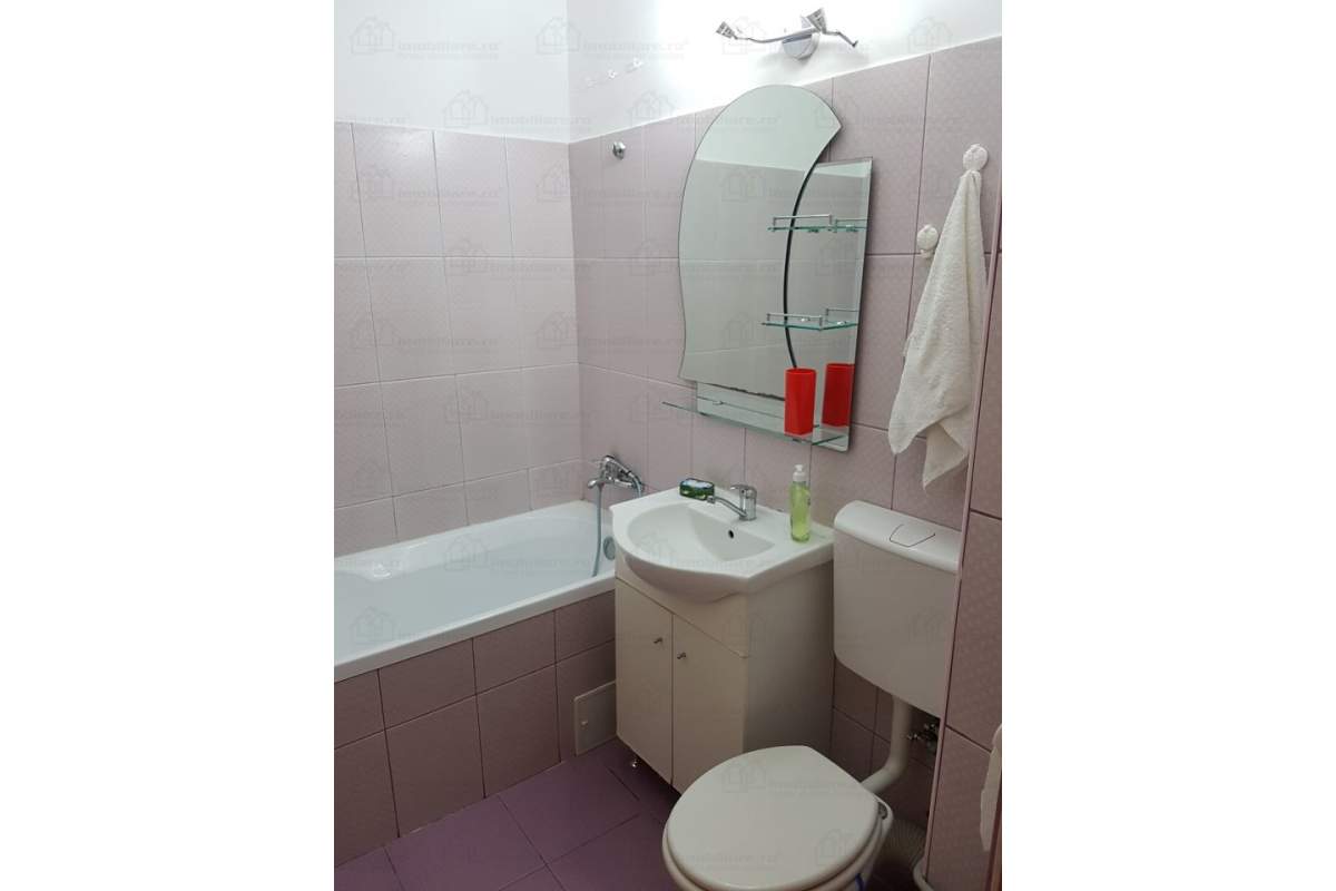 Ap. 2 camere, zona Brotacei, 300eur, termen lung, exclus agentii imobiliare