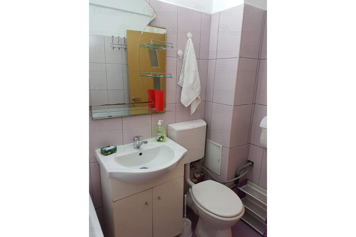 Ap. 2 camere, zona Brotacei, 300eur, termen lung, exclus agentii imobiliare