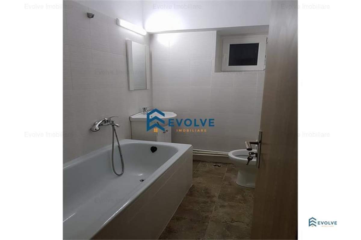 Apartament 1 camera 42mp utili, situat langa Hala Centrala