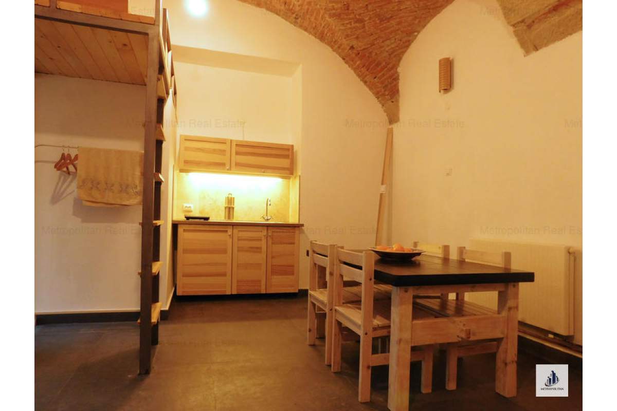Apartament 1 camera de inchiriat ultracentral, ideal birou, Eroilor