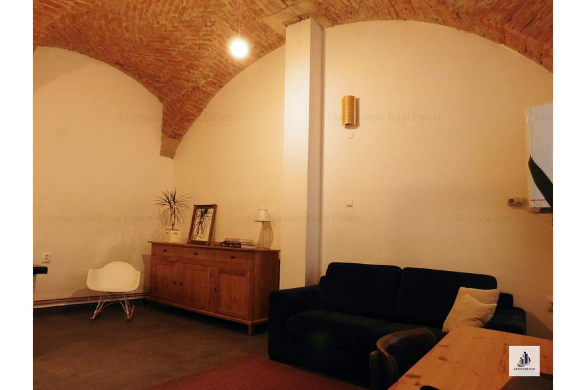  Apartament 1 camera de inchiriat ultracentral, ideal birou, Eroilor
