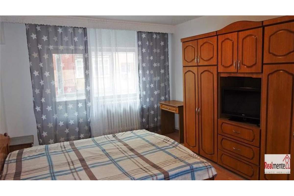  Apartament 2 camere, 60 mp, Cetate, etaj 2