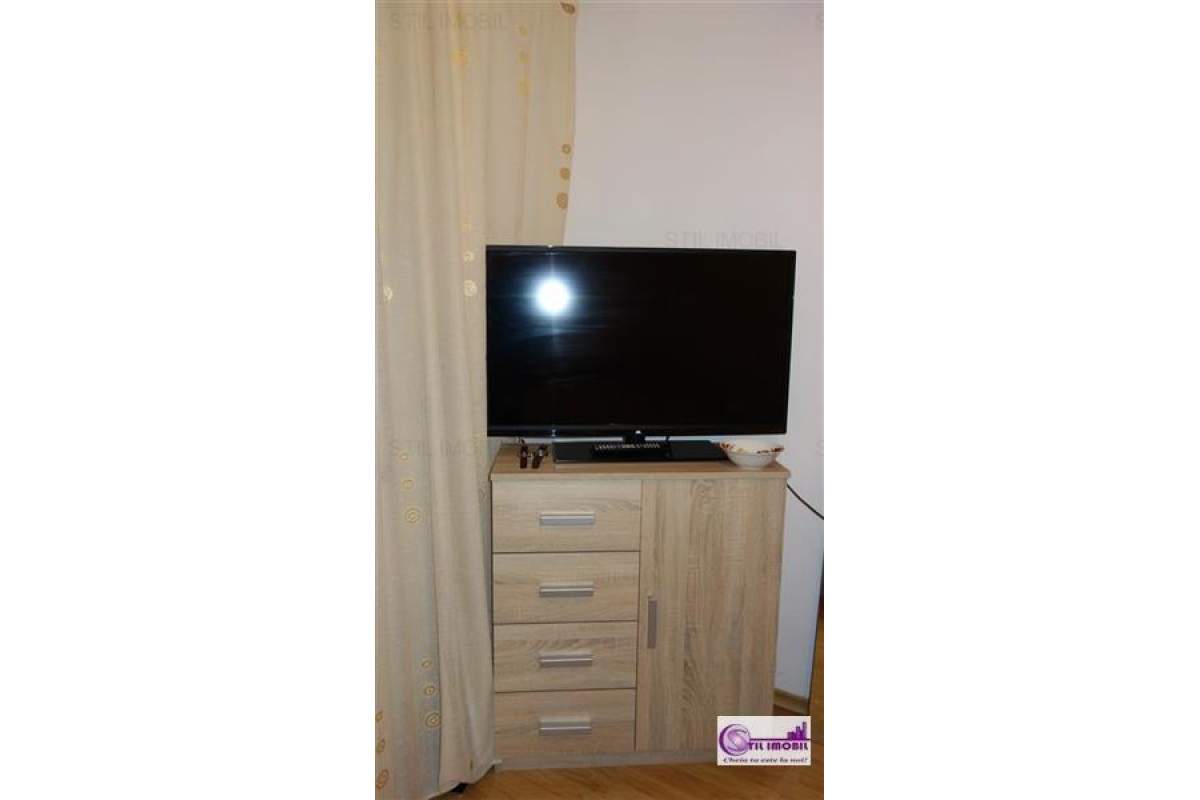  Apartament 2 camere decomandat, zona Alexandru cel Bun