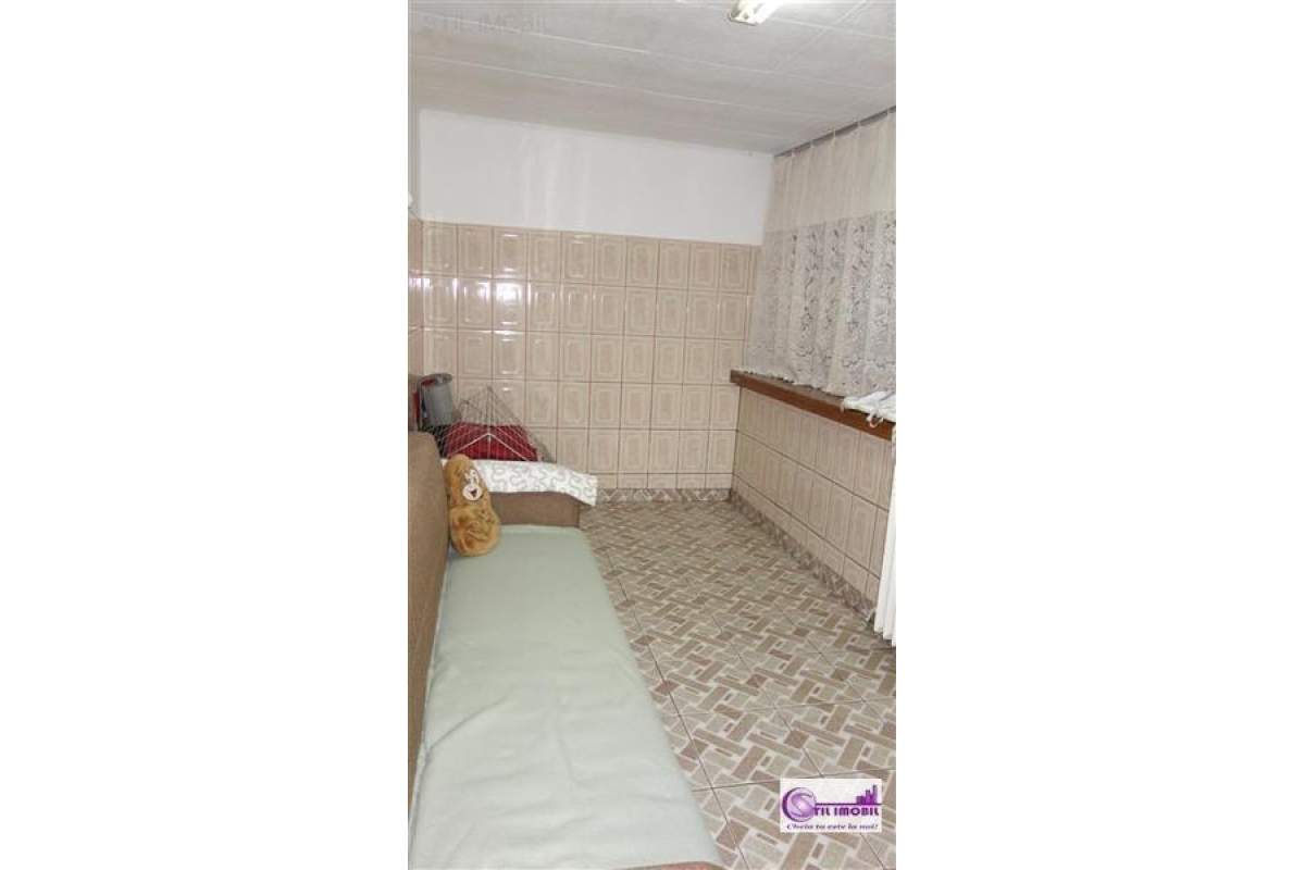  Apartament 2 camere decomandat, zona Alexandru cel Bun