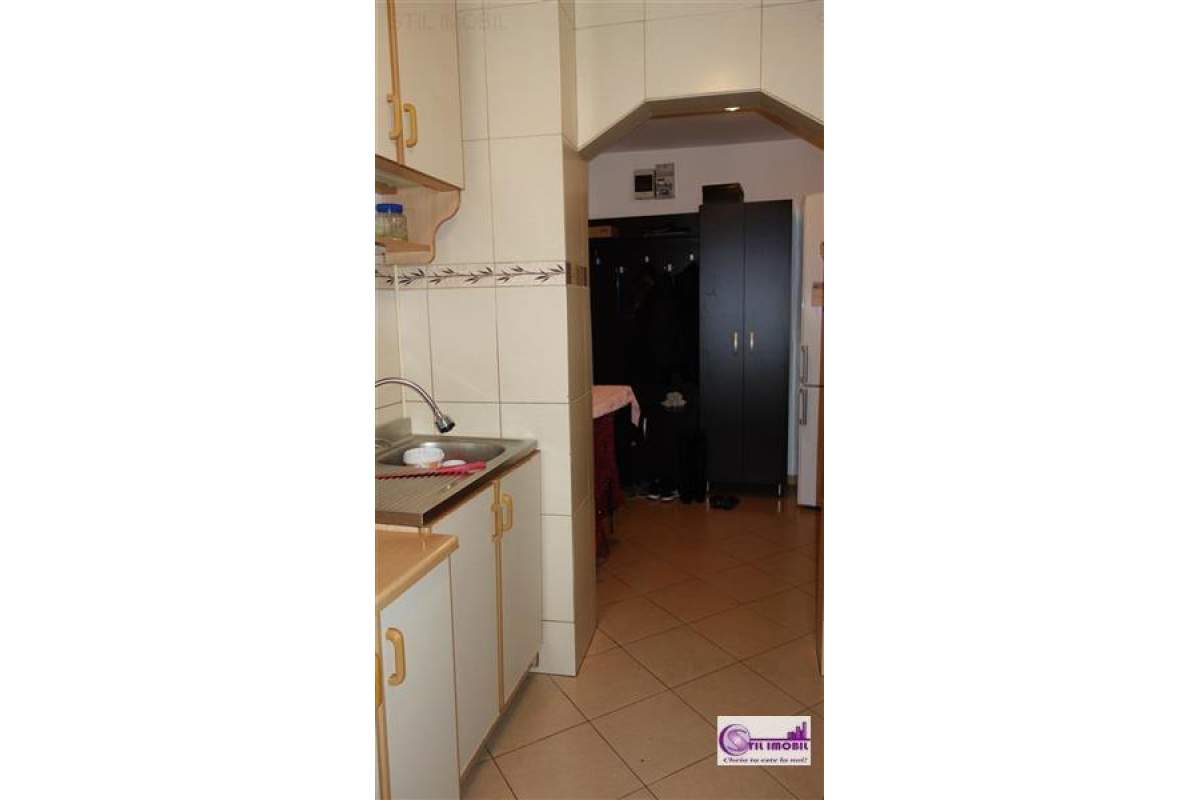  Apartament 2 camere decomandat, zona Alexandru cel Bun