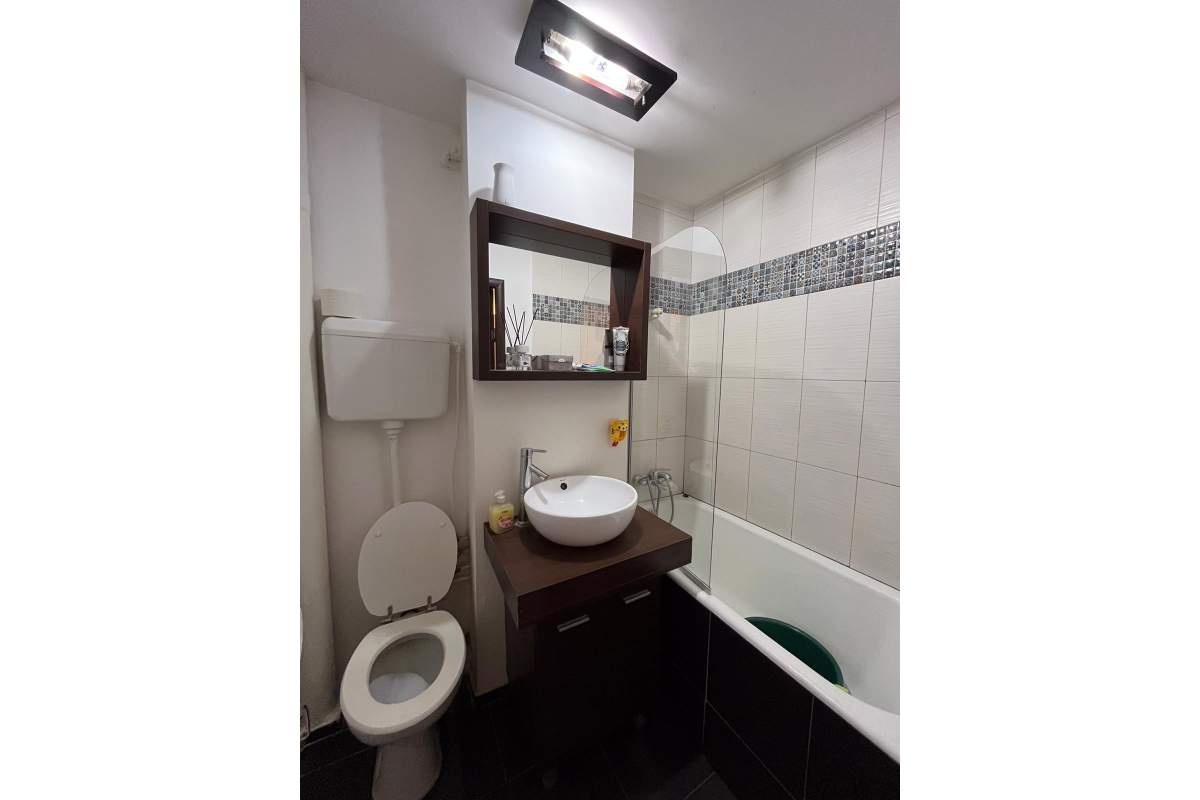 Apartament 2 camere decomandat, zona Lujerului