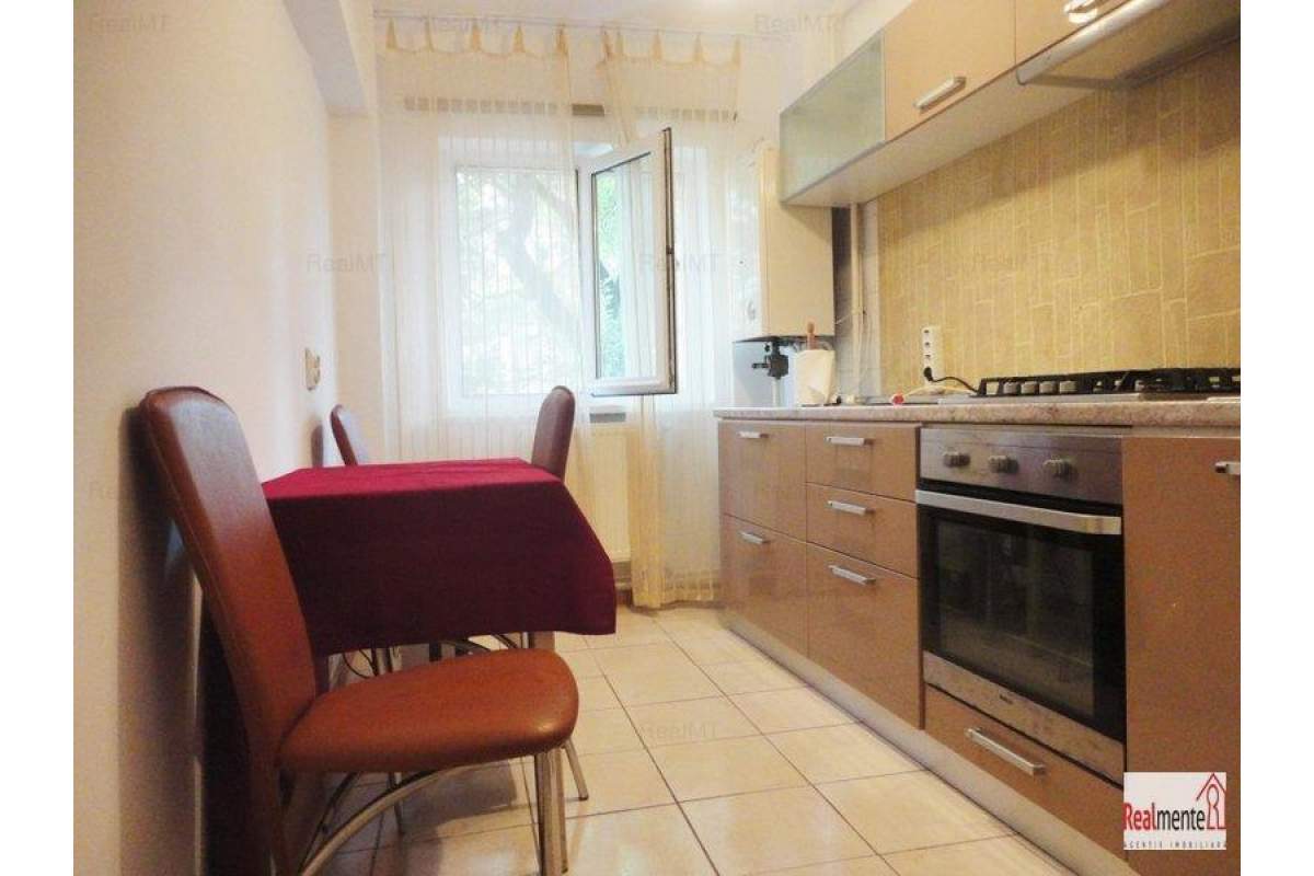 Apartament 2 camere decomandat