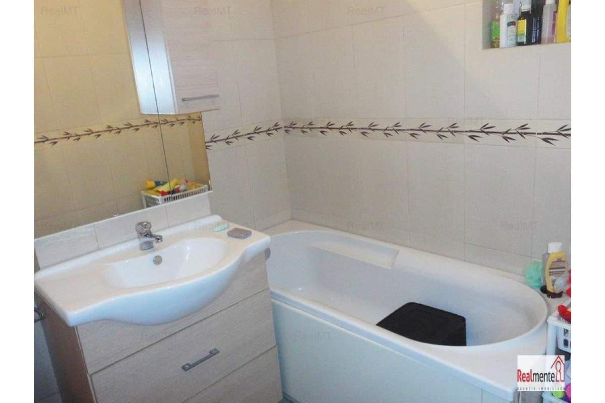 Apartament 2 camere decomandat