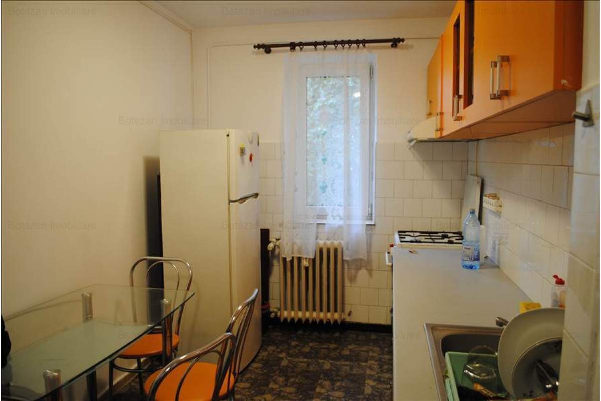  Apartament 2 camere, renovat, utilat, mobilat, zona Tomis I - Spital Judetean