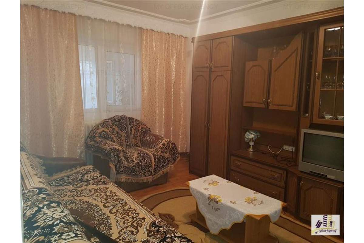 Apartament 2 camere semidecomandat in Gradinari