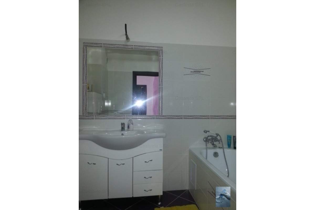 Apartament 3 camere Ared Uta