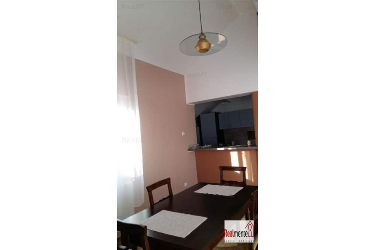  Apartament 3 camere cu scara interioara