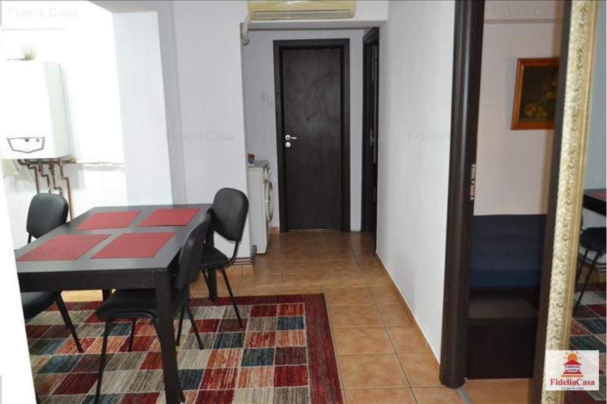  Apartament 3 camere de inchiriat Centru,