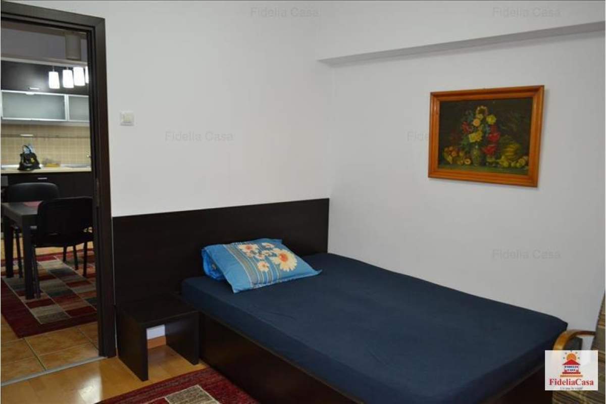  Apartament 3 camere de inchiriat Centru,