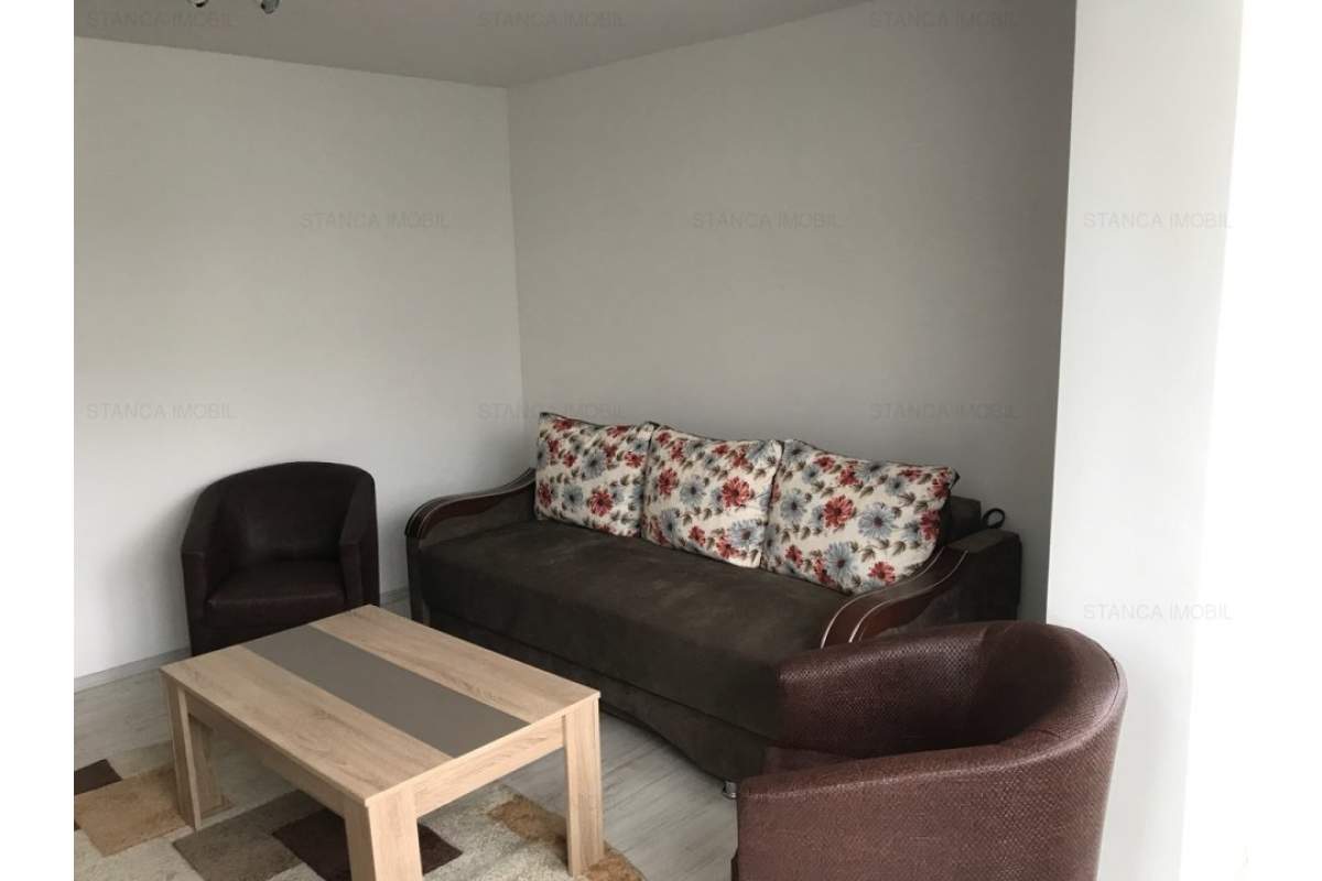 Apartament 3 camere, decomandat, zona Plopilor