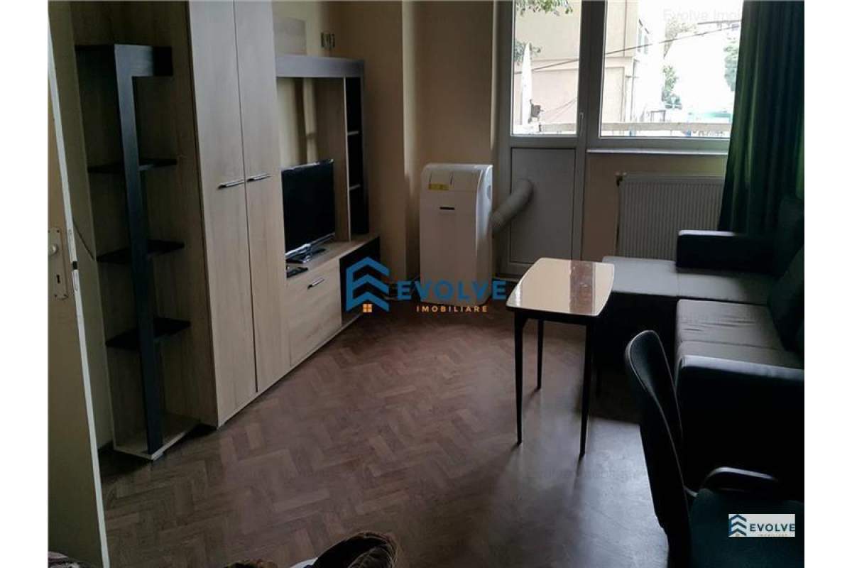 Apartament 3 camere, Independentei - vis-a-vis umf