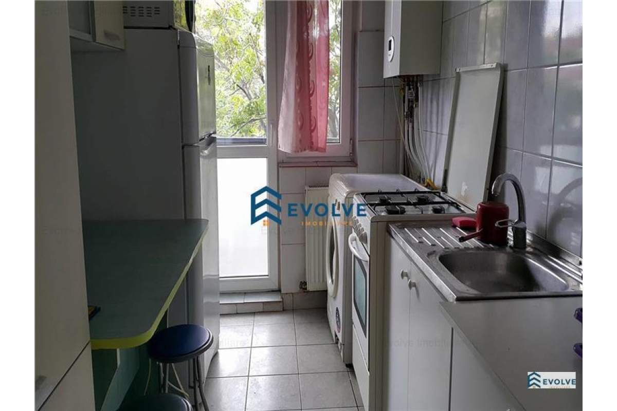Apartament 3 camere, Independentei - vis-a-vis umf