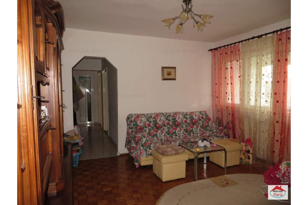  Apartament 3 camere Micro 15