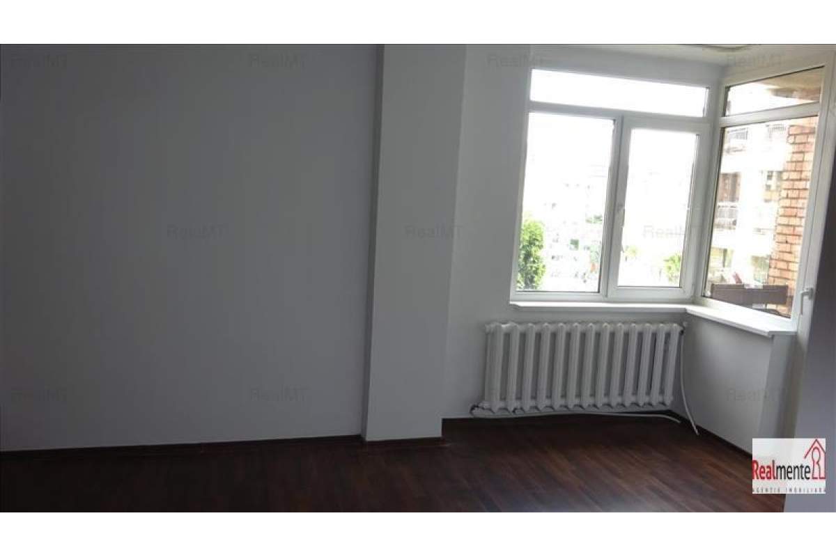  Apartament 3 camere, nemobilat, ultracentral