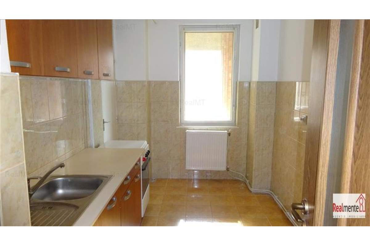  Apartament 3 camere, nemobilat, ultracentral