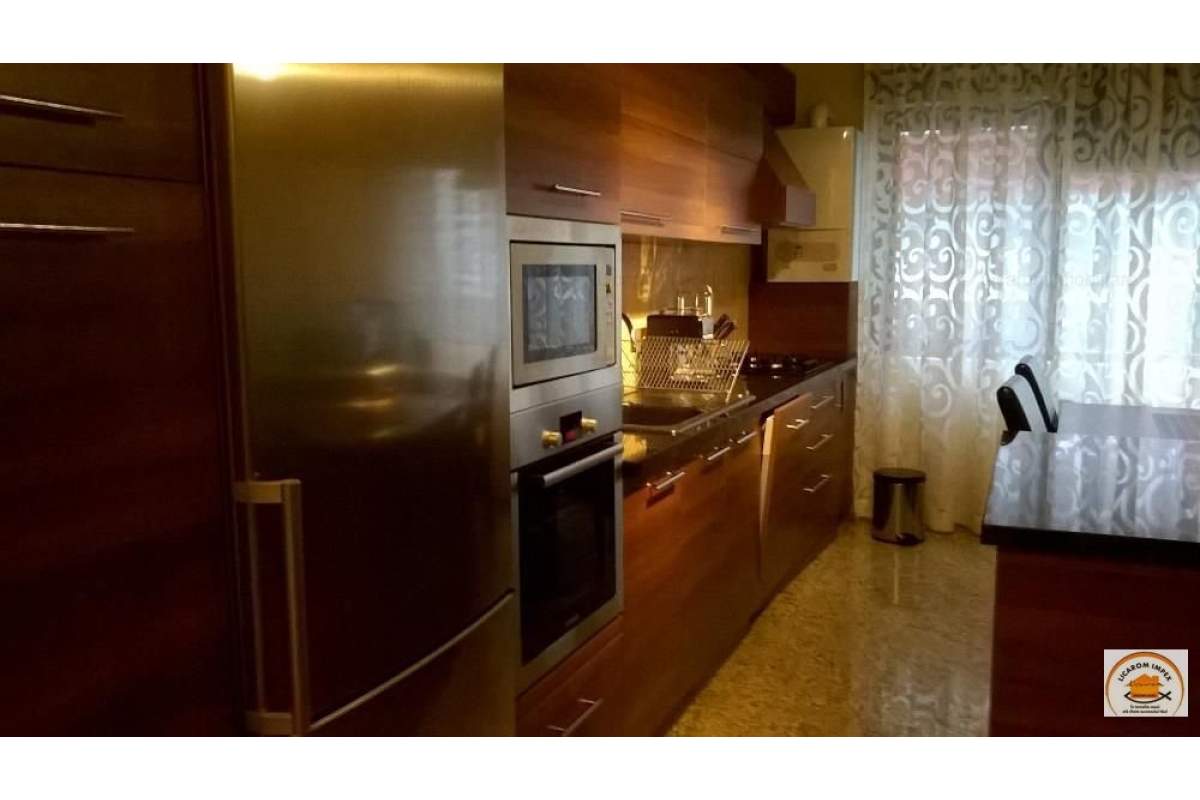  Apartament 3 camere Tractorul