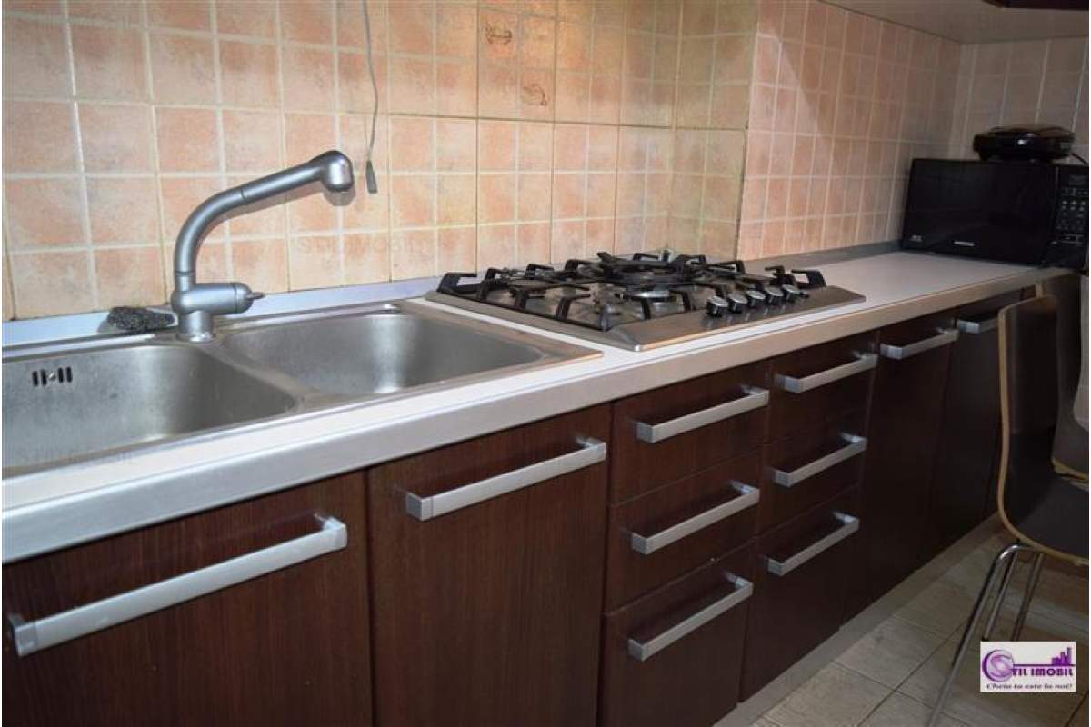  Apartament 3 camere ultracentral Palat - Moldova Business Center