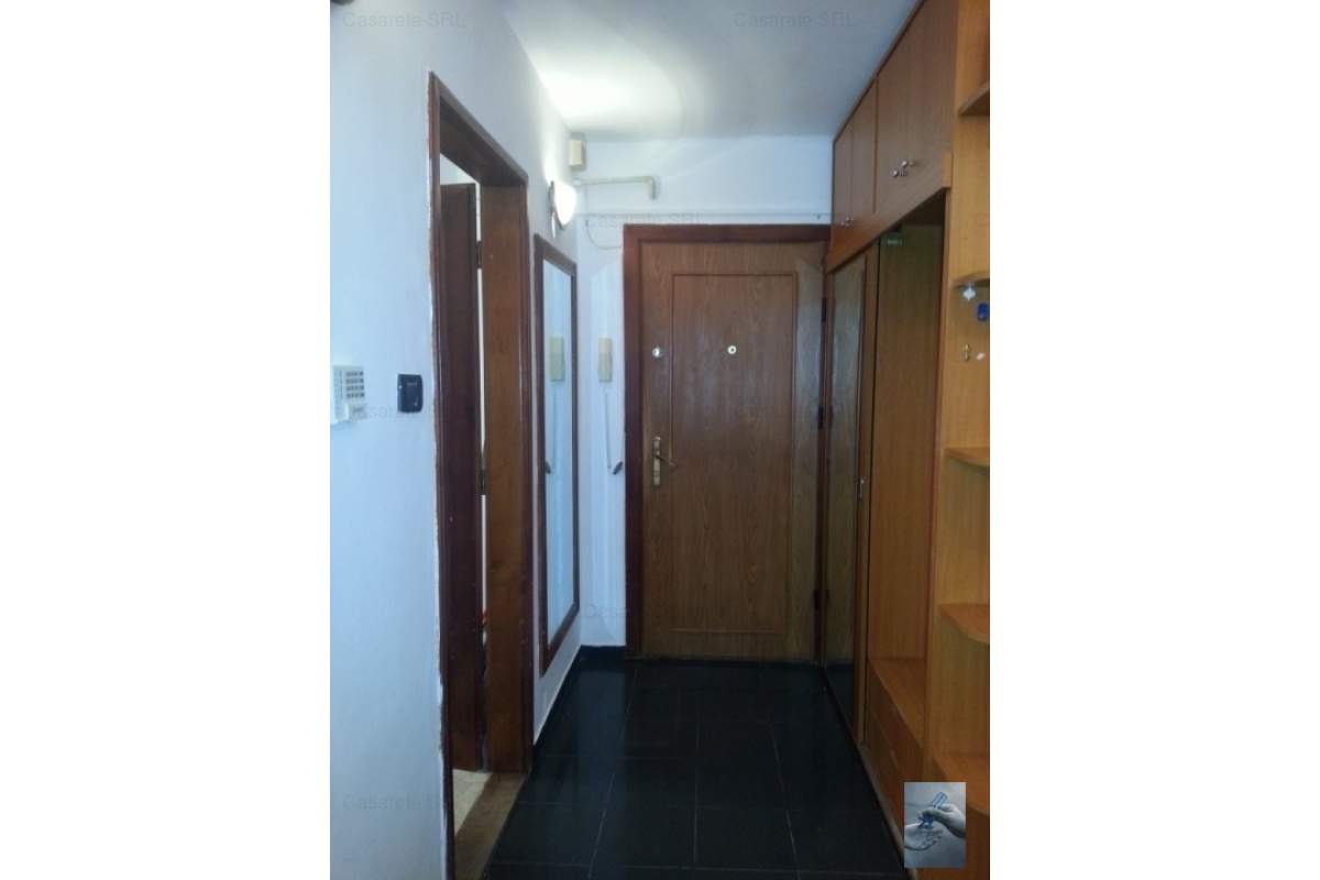  Apartament 3 camere , zona 300