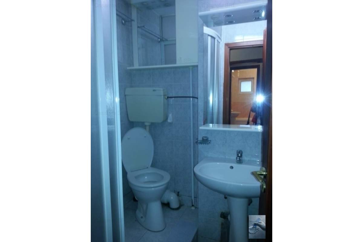 Apartament 3 camere , zona 300