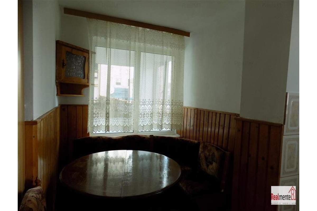  apartament 3 camere