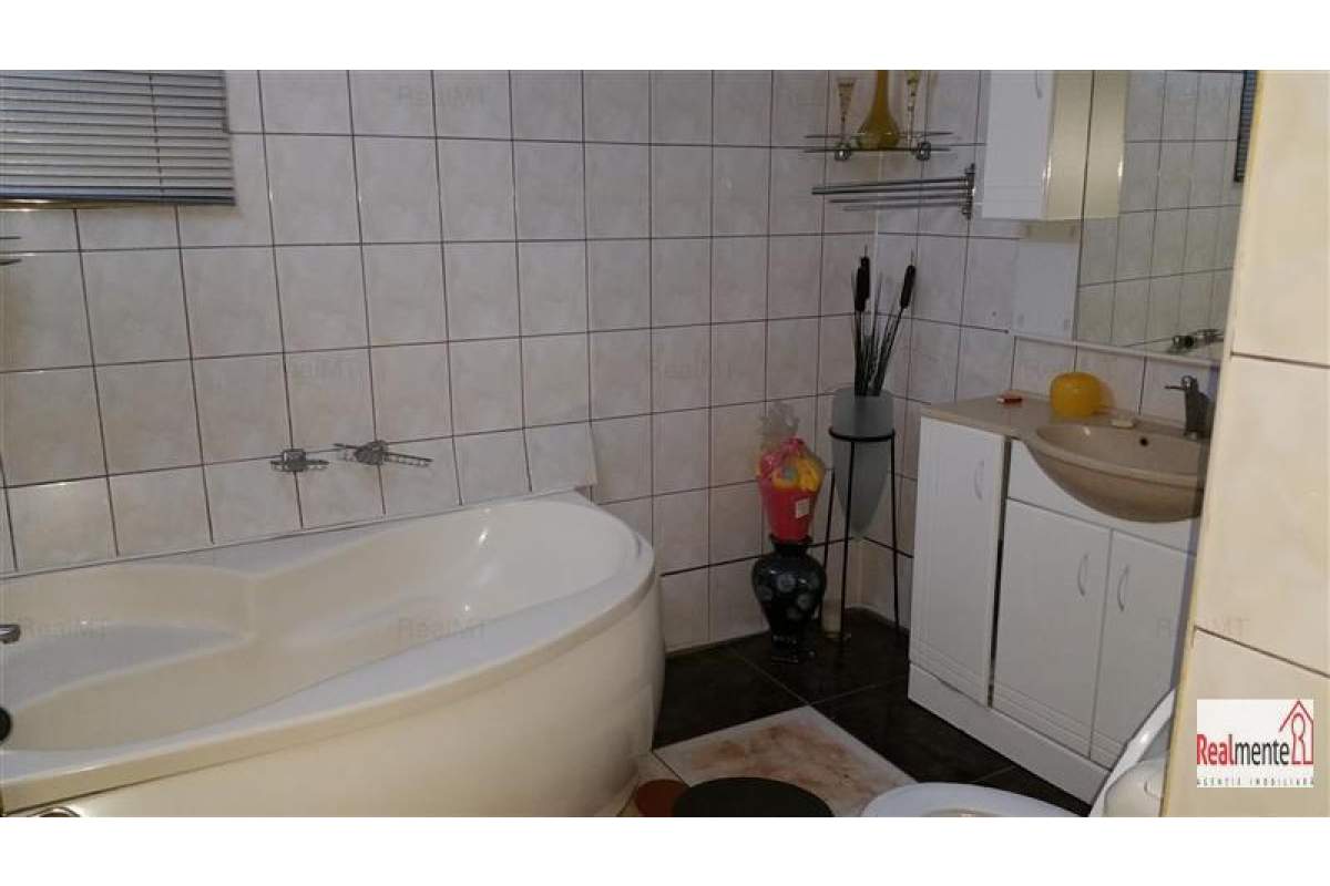  Apartament 4 camere, Caroline