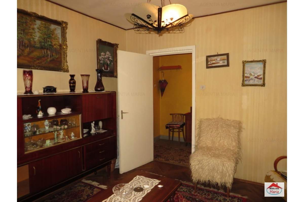 Apartament 4 camere centru