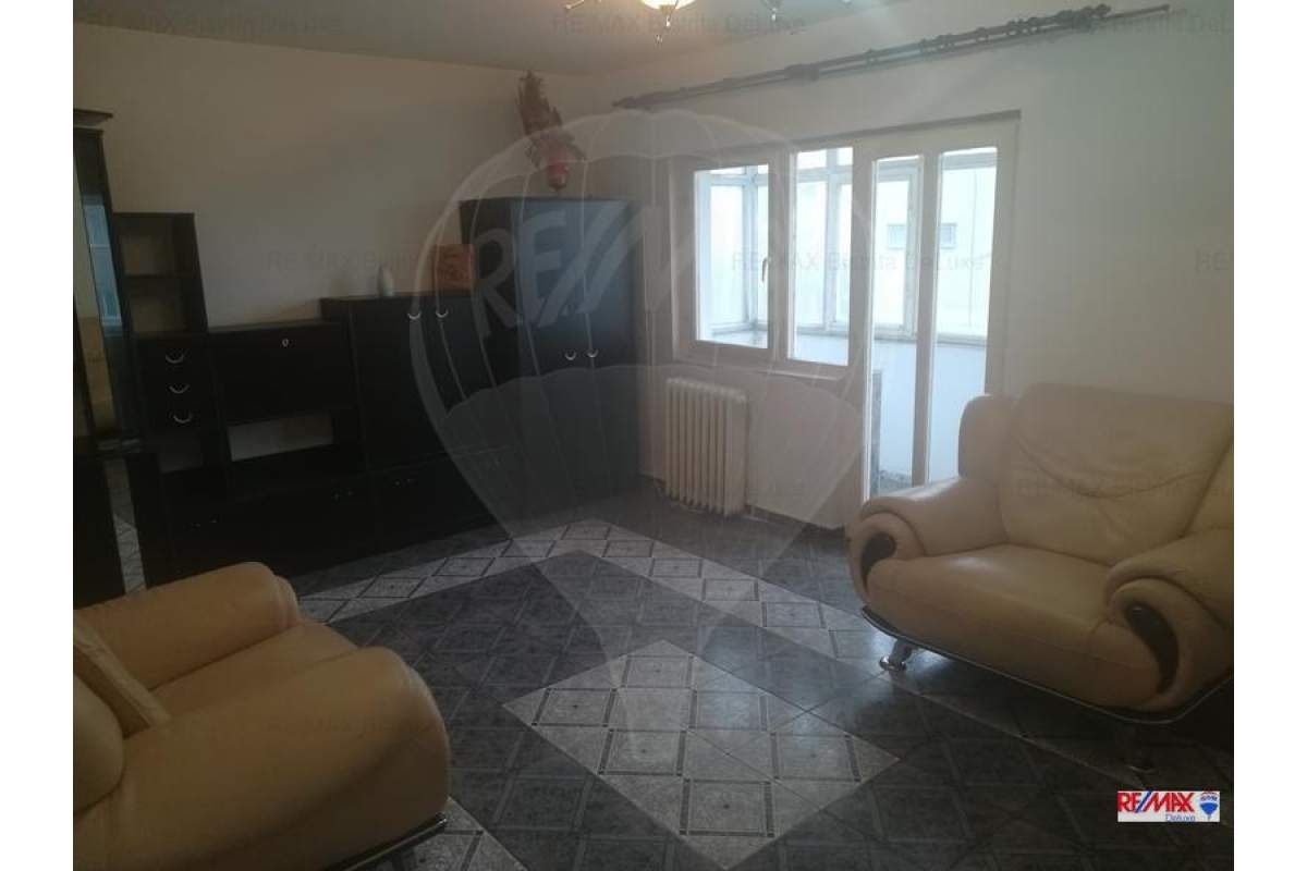  Apartament 4 camere de inchiriat zona Kauflandul de jos.