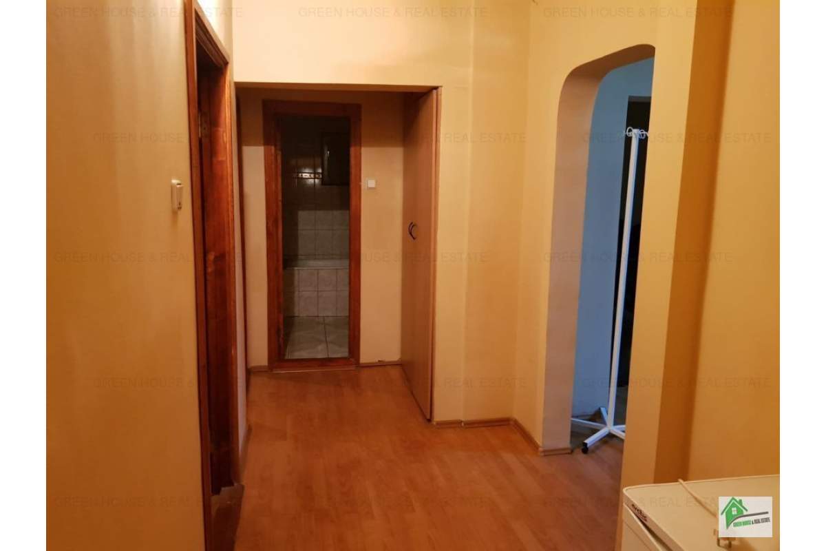  Apartament 4 camere decomandat,mobilat si utilat