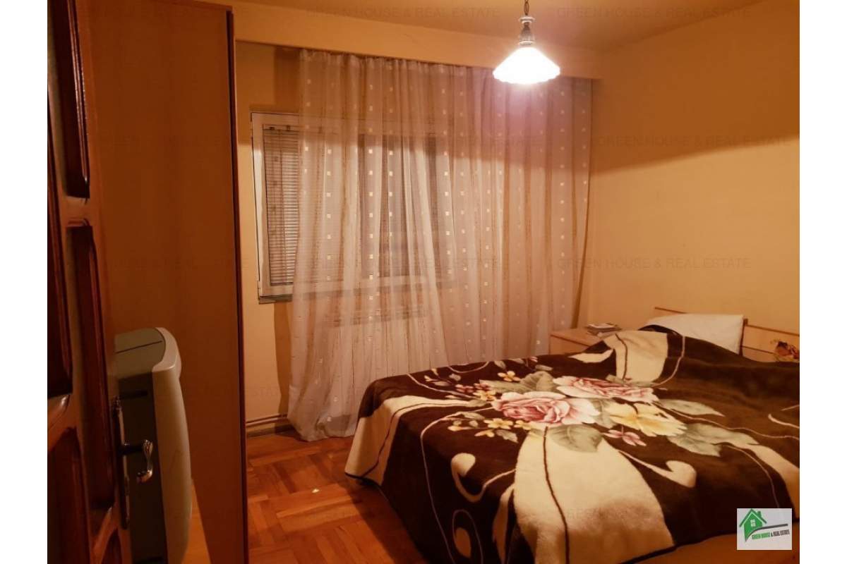  Apartament 4 camere decomandat,mobilat si utilat