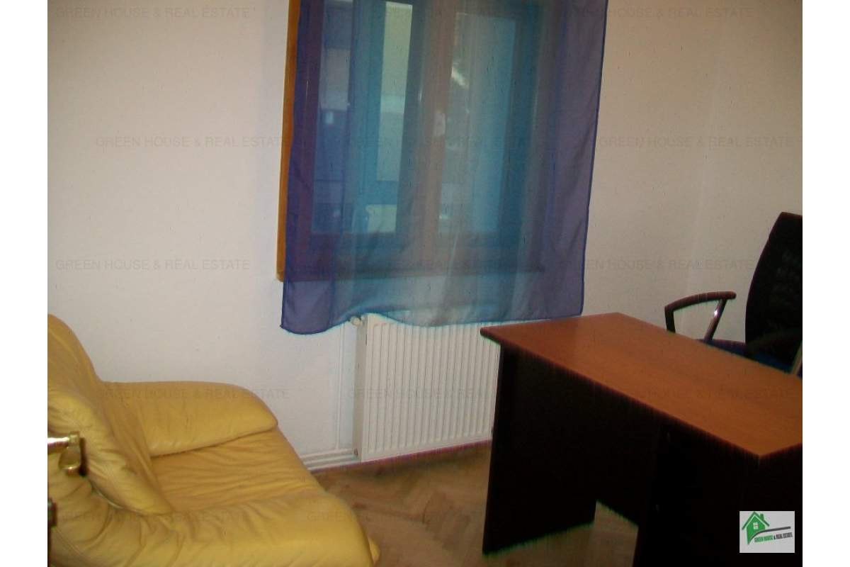  Apartament 4 camere ,ultracentral Deva,etaj 2