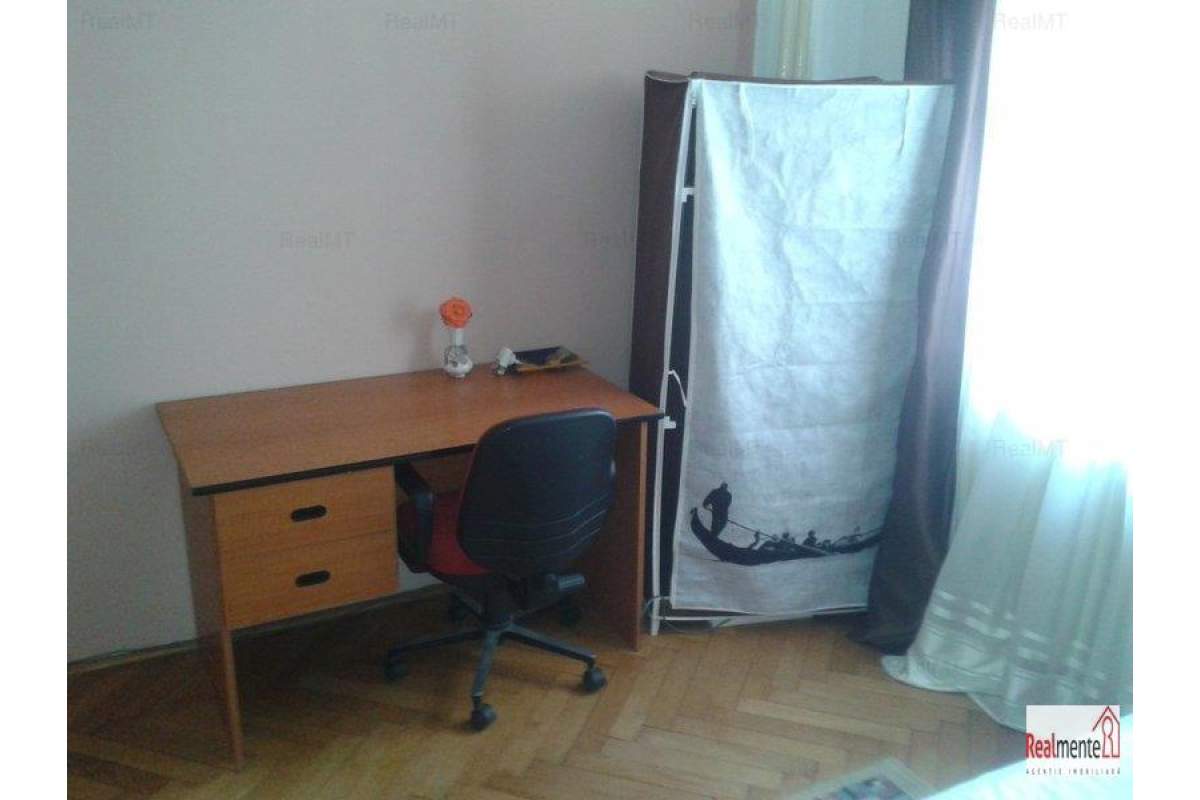  Apartament 4 camere,mobilat si utilat, Centru