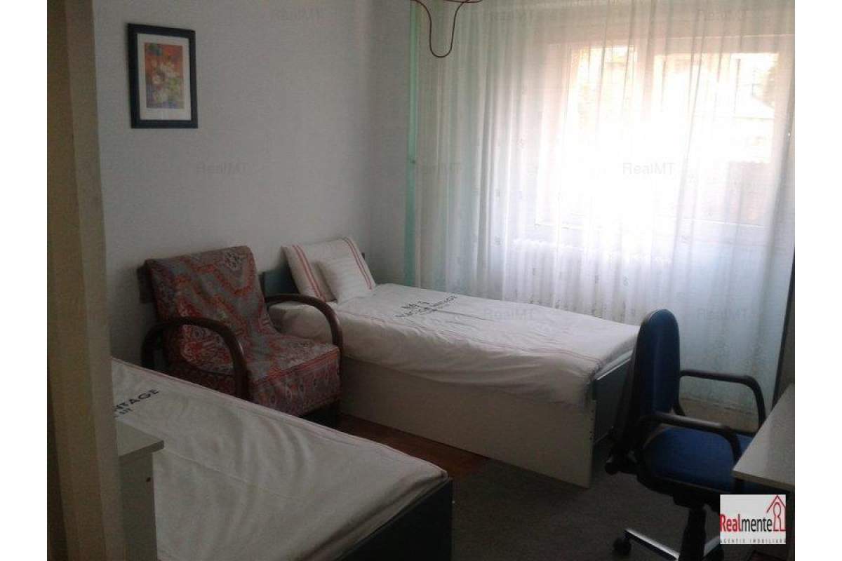  Apartament 4 camere,mobilat si utilat, Centru