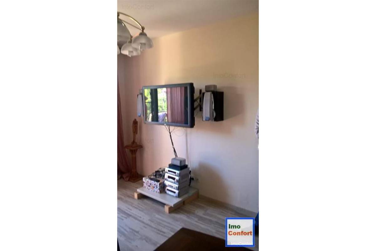 Apartament cu 2 CD, de lux, in Bucium, la strada