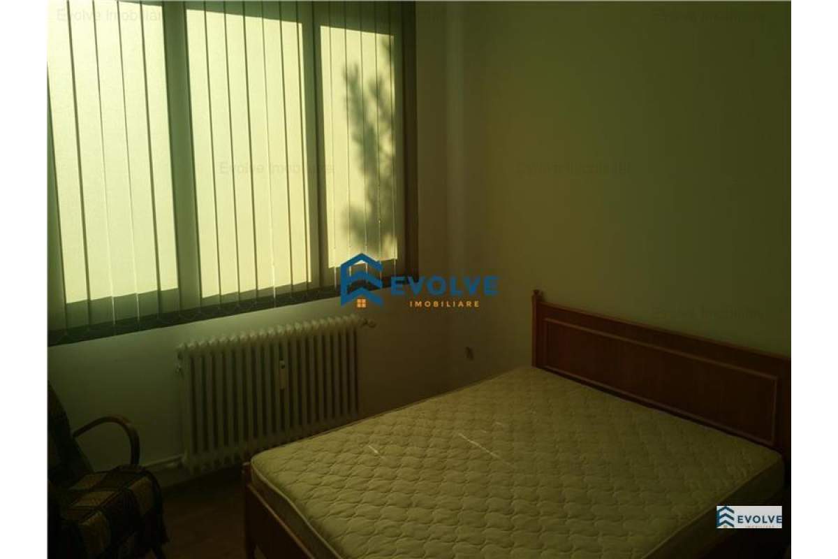  Apartament cu 3 camere central, de inchiriat