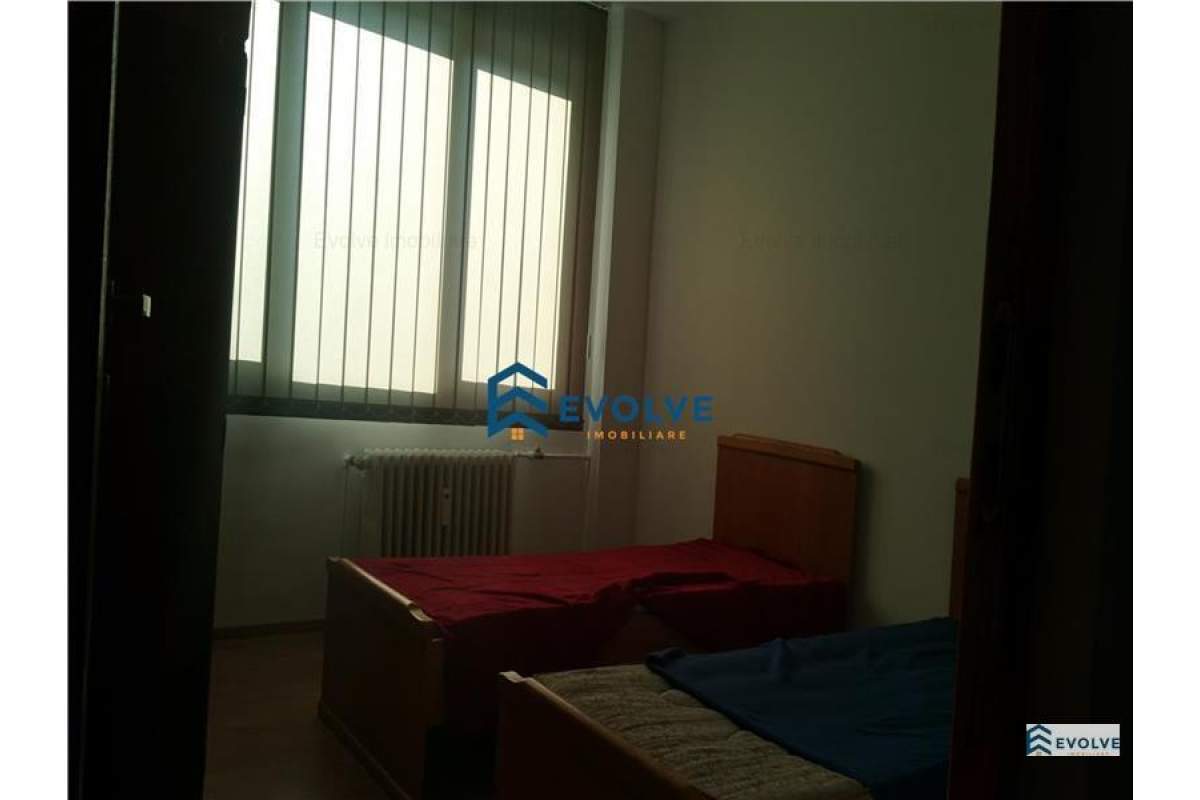  Apartament cu 3 camere central, de inchiriat