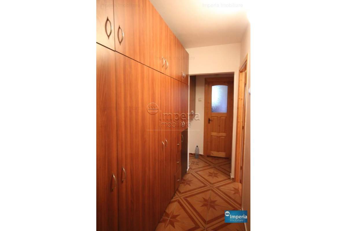  Apartament cu 3 camere, de inchiriat, in Iasi, zona Mircea cel Batran