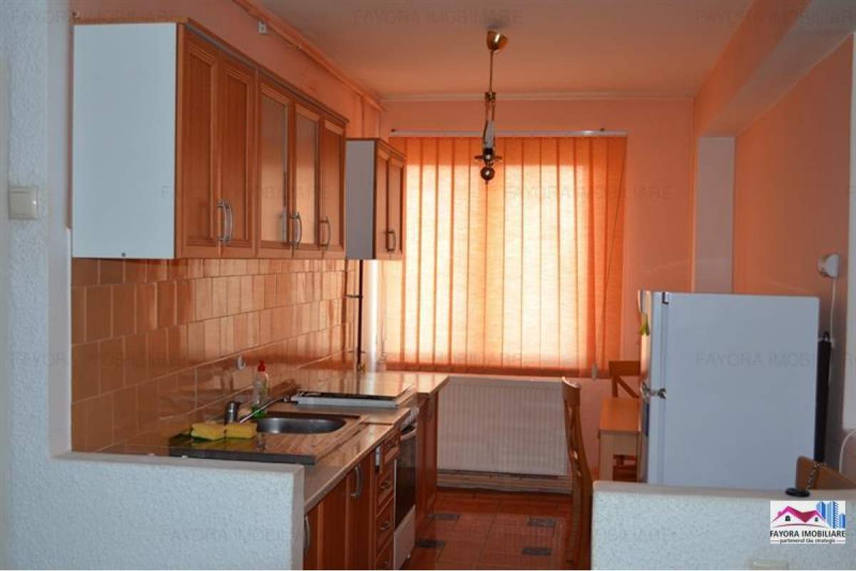  Apartament cu 3 Camere de Inchiriat in Zona Centrala.