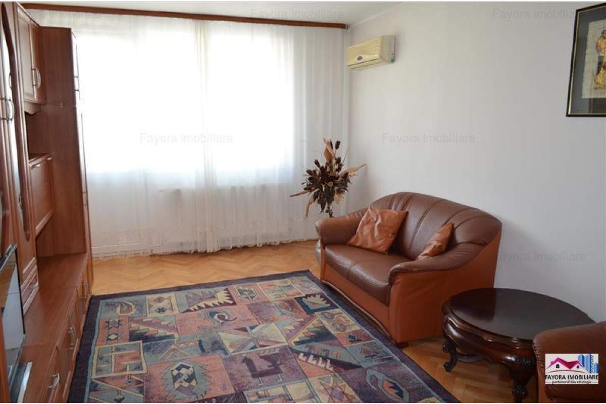  Apartament cu 3 Camere de Inchiriat in Zona Centrala